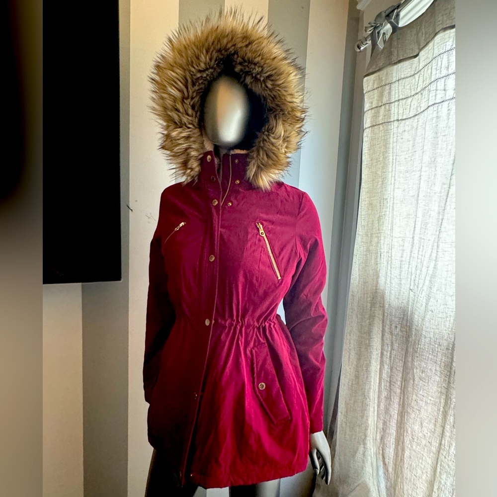 Preloved Nautica Burgundy coat. In great condition just doesn’t fit anymore